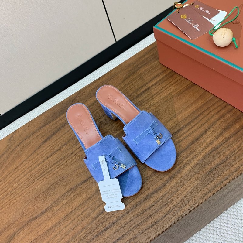 로로 피아나 스웨이드 미들힐 슬리퍼 001-213805