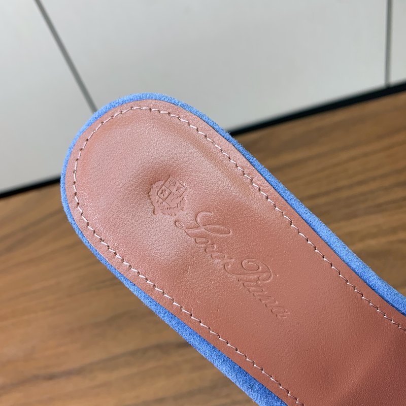 로로 피아나 스웨이드 미들힐 슬리퍼 001-213805