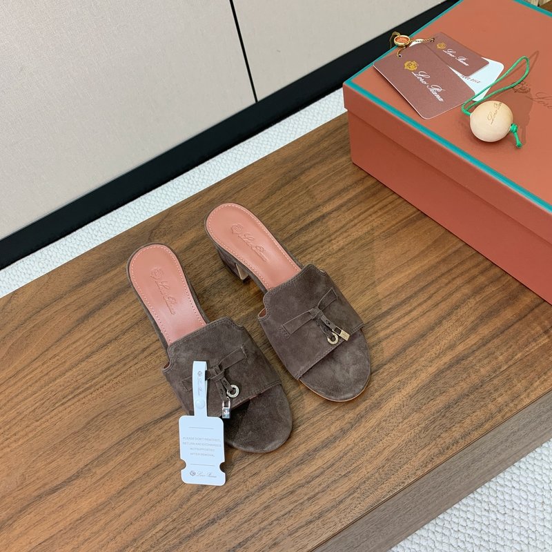 로로피아나 양경 미들힐 가죽 슬리퍼 001-213808