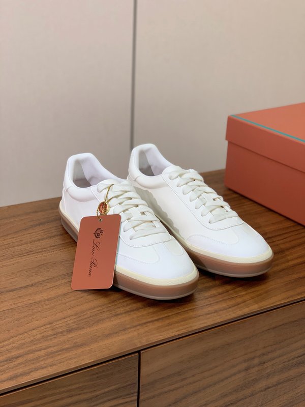 로로 피아나 커플 독일군 훈련화 001-213904