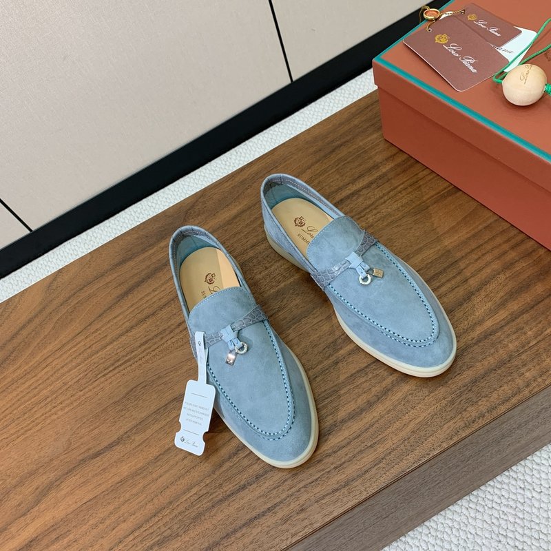 로로 피아나 스파이딩 스웨이드 로퍼 001-213926