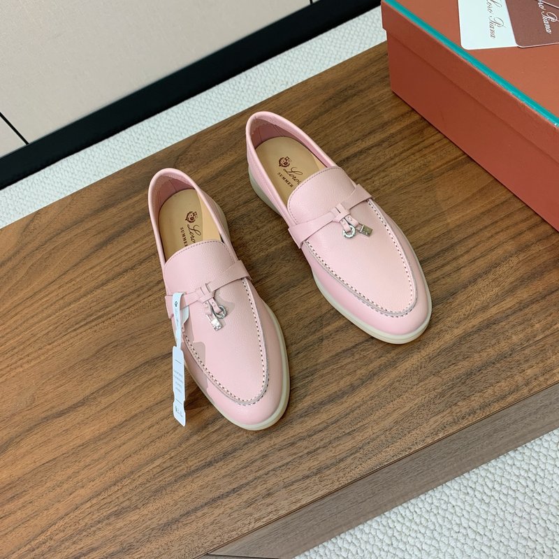 로로피아나 레더 로퍼 슈즈 001-214017