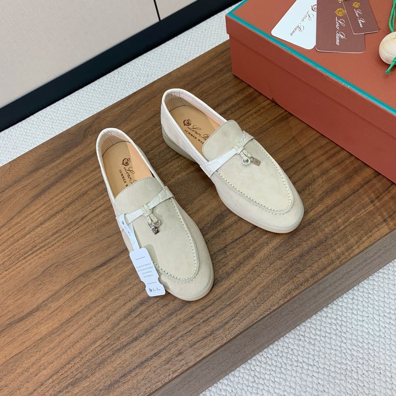 로로피아나 스파이딩 스웨이드 로퍼 001-214018