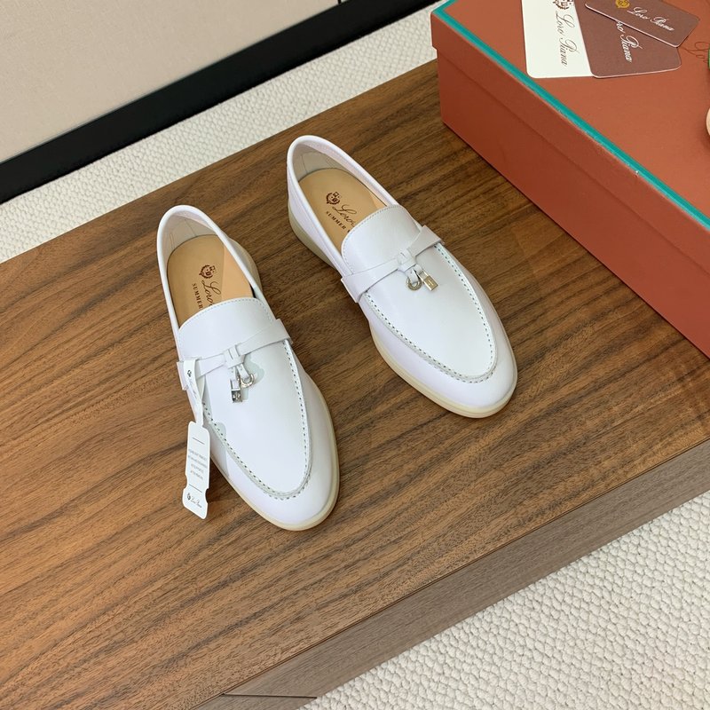 로로 피아나 레더 로퍼 001-214021