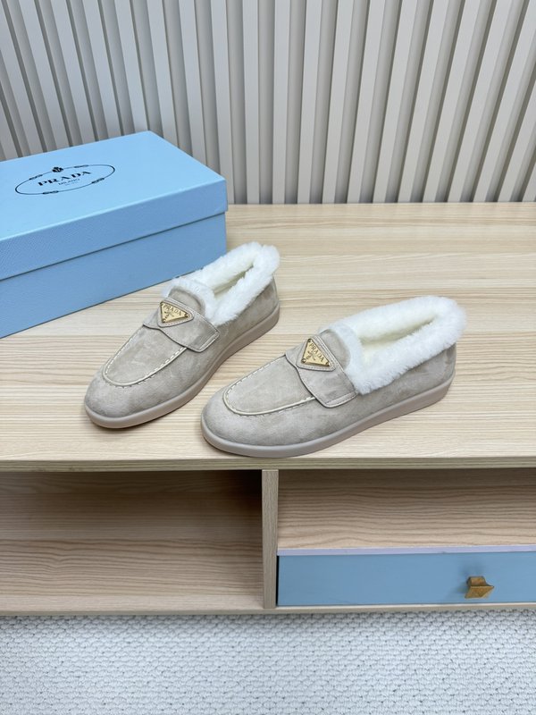 프라다 가을 겨울 울 칼라 로퍼 001-214090