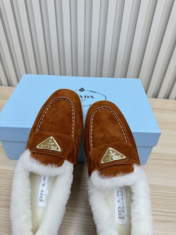 프라다 가을 겨울 울 칼라 로퍼 001-214092