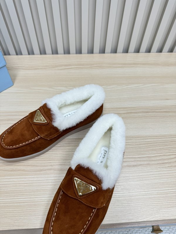 프라다 가을 겨울 울 칼라 로퍼 001-214092