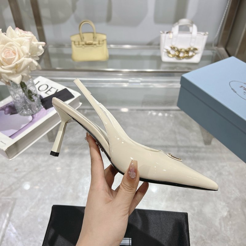프라다 뾰족한 발가락 페이던트 하이힐 샌들 001-214235