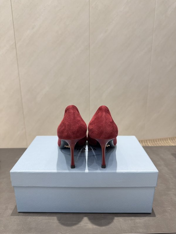 프라다 뾰족코 캐시어 하이힐 펌프스 001-214367
