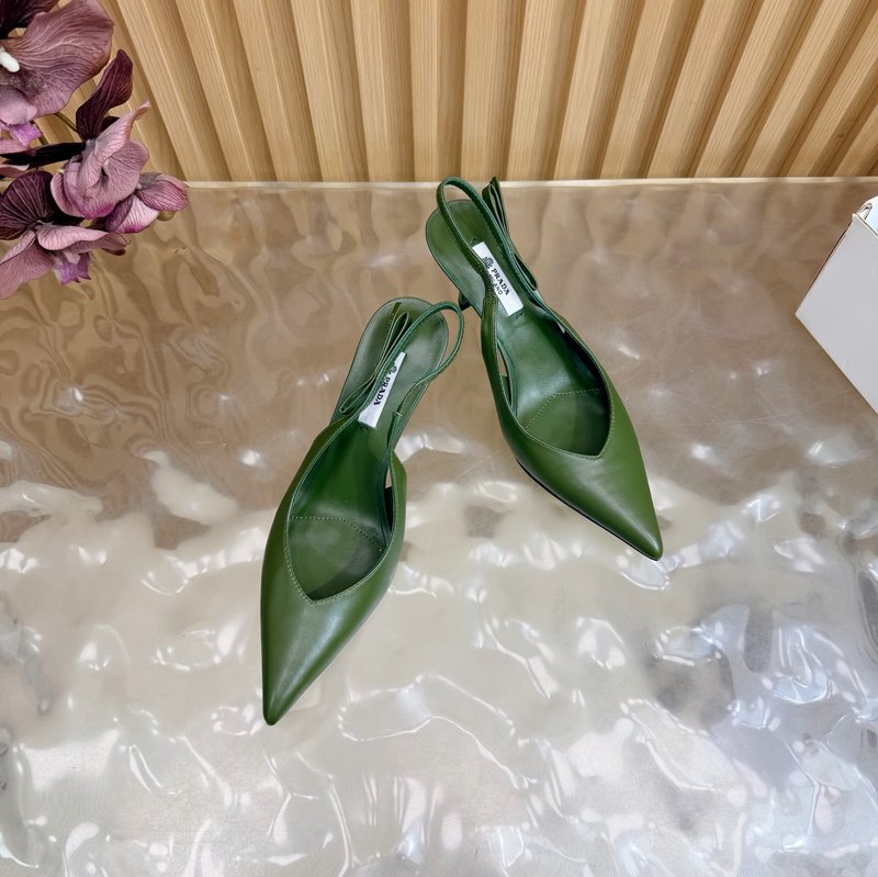 프라다 뾰족한 발가락 오픈 토 하이힐 빈티지 룩 싱글 001-214390