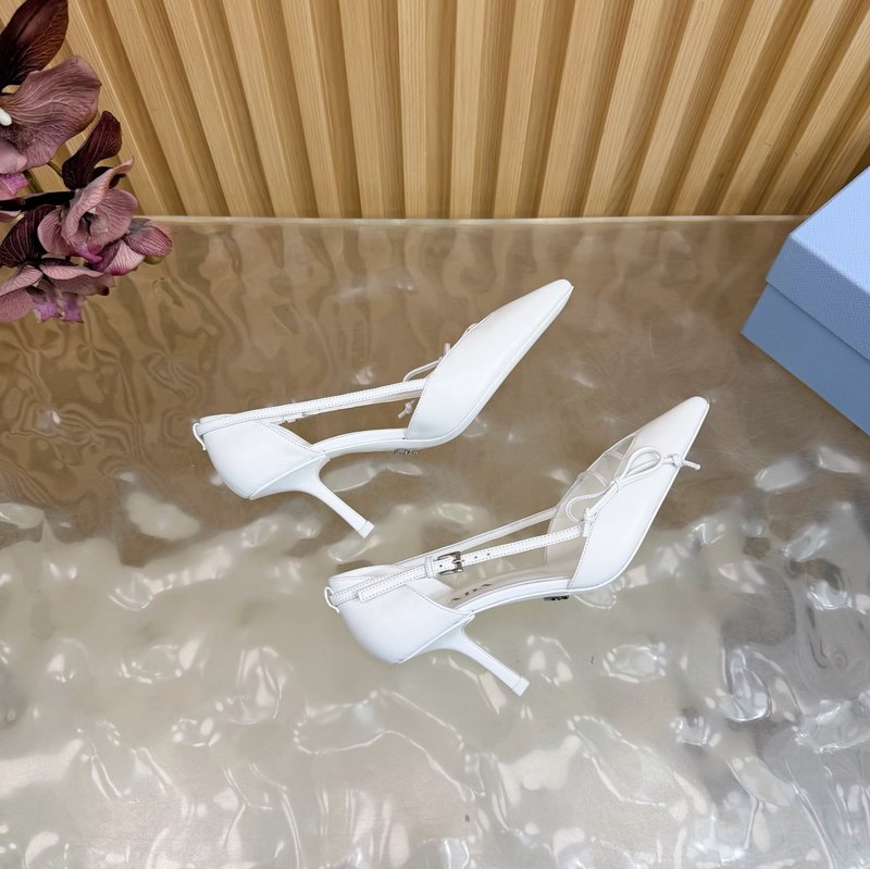 프라다 뾰족한 발가락 오픈 토 하이힐 001-214392
