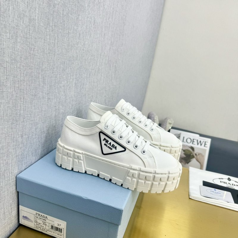 프라다 로고 프린트 두꺼운 밑단 캔버스 캐주얼 슈즈 001-214402