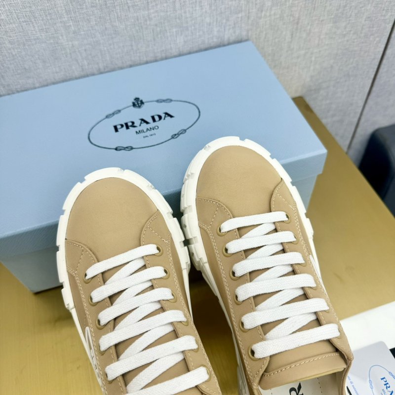 프라다 로고 프린트 두꺼운 밑단 캔버스 캐주얼 슈즈 001-214421