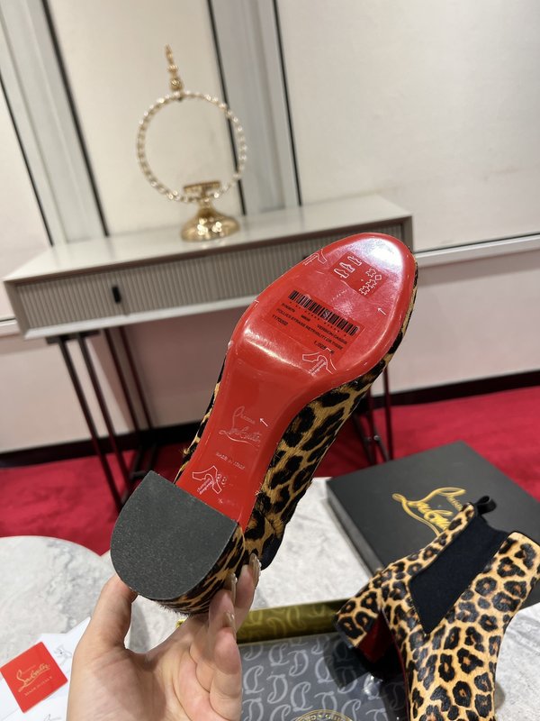 크리스찬 루부탱 레오파드 프린트 앵클부츠 001-214571