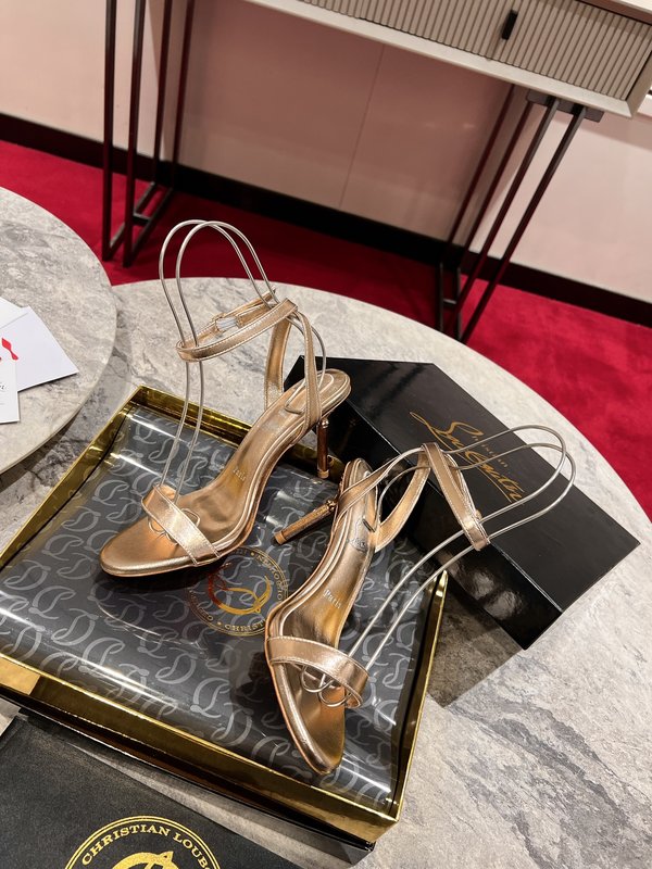 셉터 샌들 블랙 카프스킨 스트랩 하이힐 001-214597