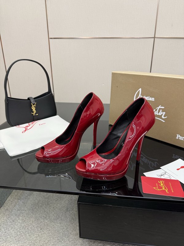 루부탱 에나멜 레드솔 스트랩 하이힐 001-214655