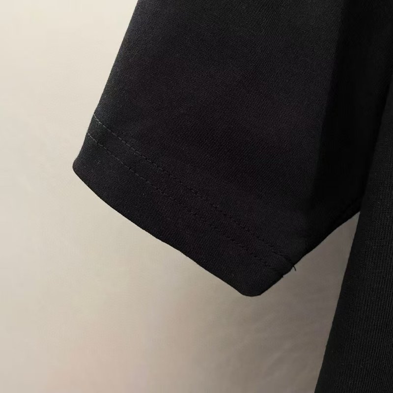 버버리 남성 라운드넥 반팔 티셔츠 001-214745