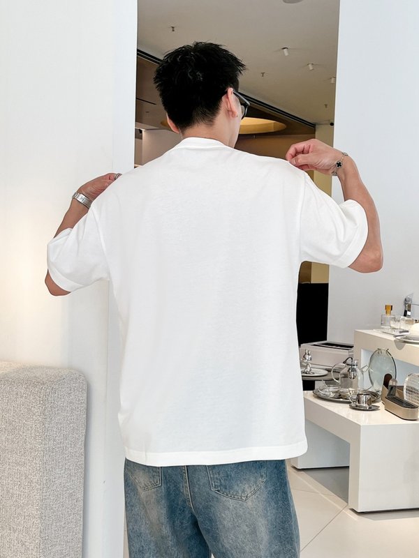 버버리 남성용 봄여름 신상 반팔 라운드 티셔츠 001-215080