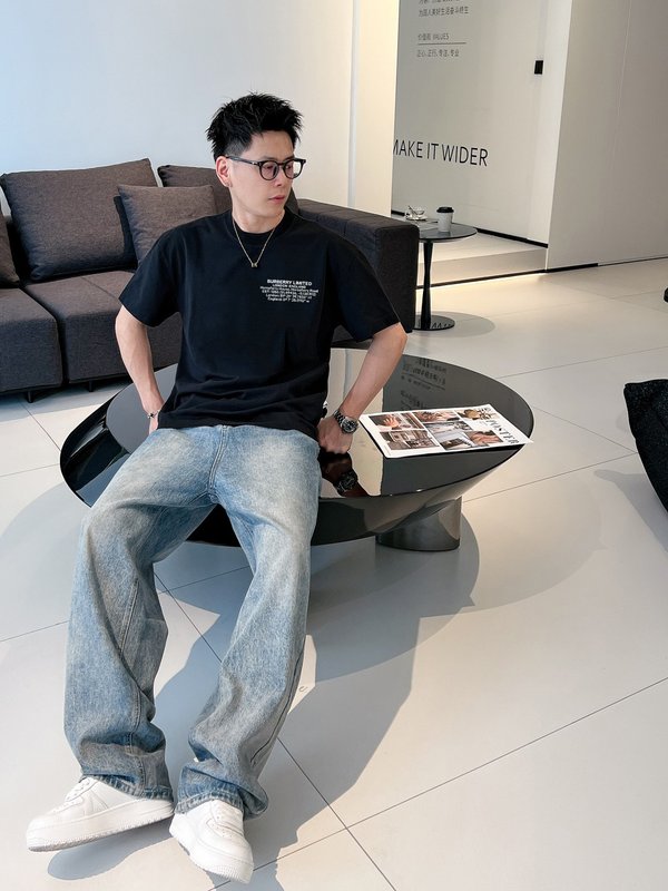 버버리 신상 반팔 라운드 티셔츠 001-215086