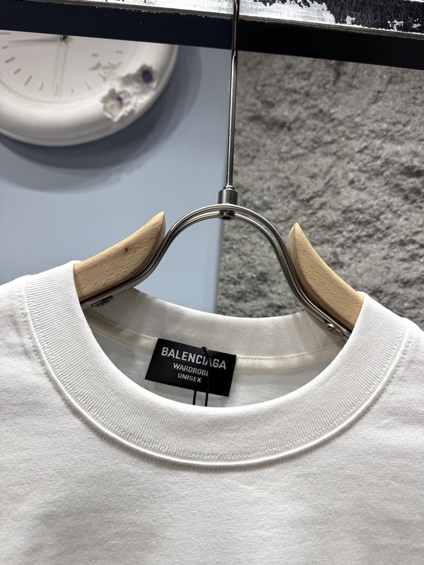 발렌시아가 콜라보 루즈핏 반팔 티셔츠 001-215269