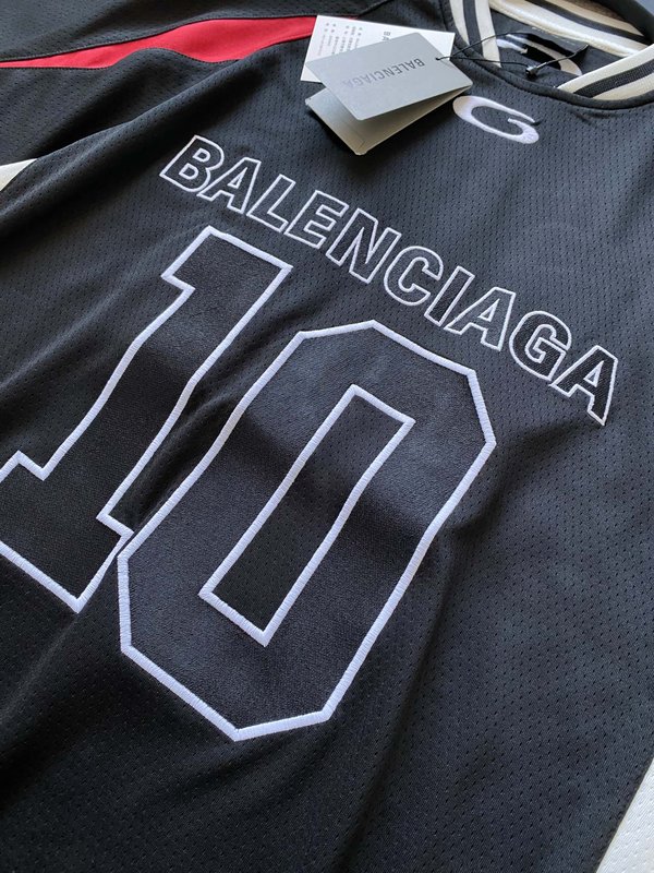 발렌시아가 NBA 콜라보 컬러 블록 오버핏 티셔츠 001-215274