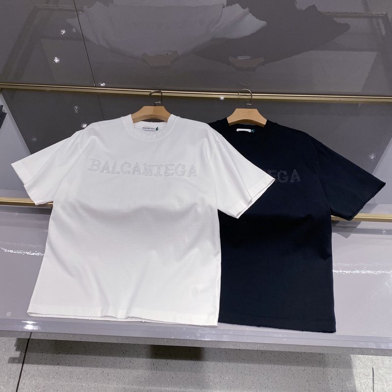 발렌시아가 남성 라운드넥 자수 반팔 티셔츠 001-215293
