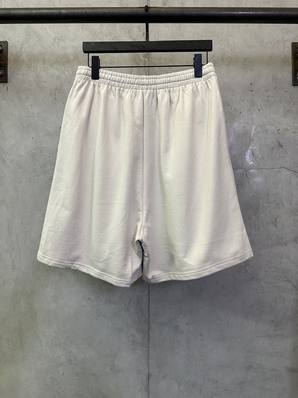 발렌시아가 콜라 웨이브 로고 자수 캐주얼 반바지 001-215294