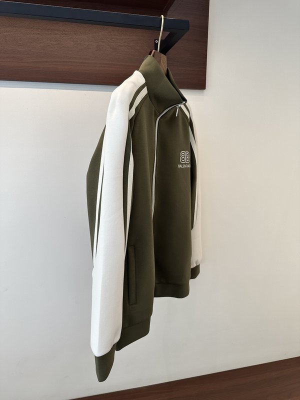 발렌시아가 그린 컬러 블록 자수 세트 001-215330