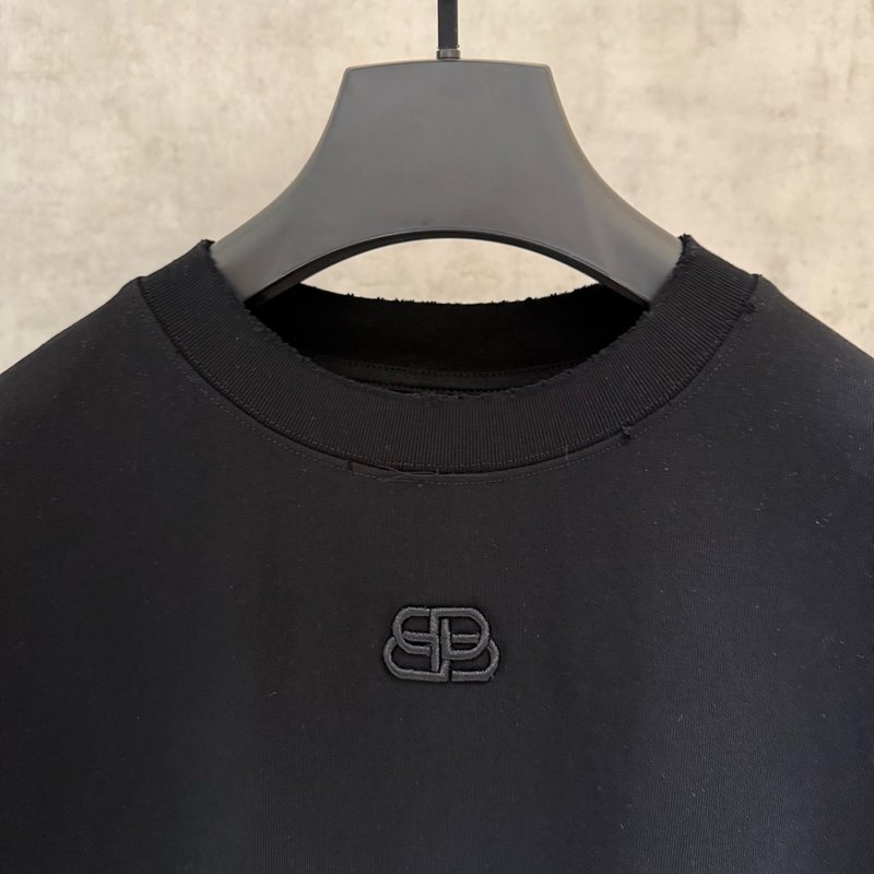발렌시아가 자수 반팔 티셔츠 001-215346