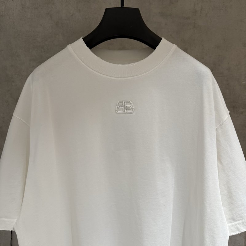 발렌시아가 자수 반팔 티셔츠 001-215347