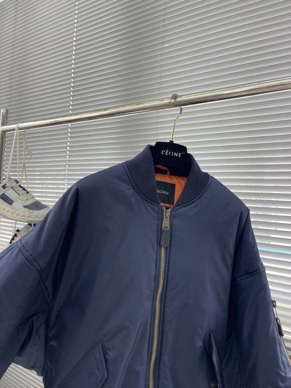 발렌시아가 런웨이 헤비웨이트 패딩 플라이트 자켓 001-215371