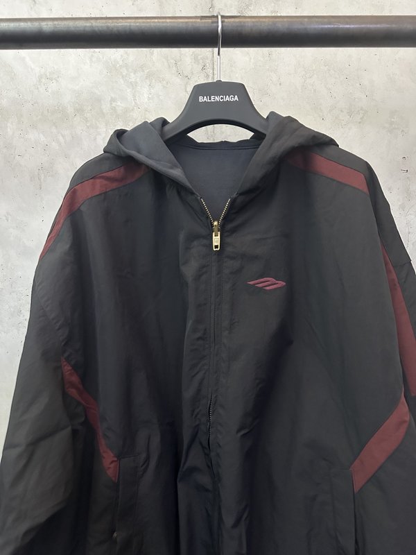 발렌시아가 블랙 레드 양면 착용 지퍼 자켓 001-215432
