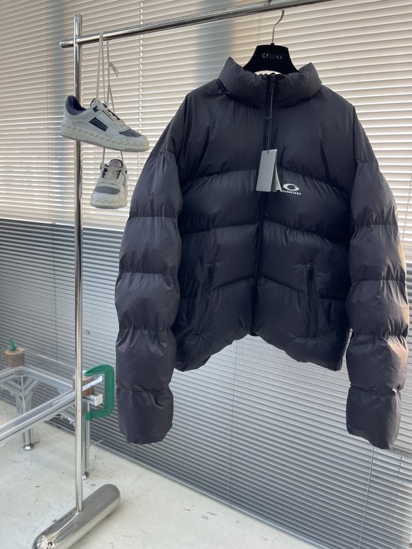 발렌시아가 싱글 루프 자수 코튼 자켓 001-215435