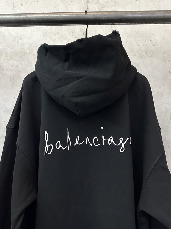 발렌시아가 워싱 하트 후드티 001-215460