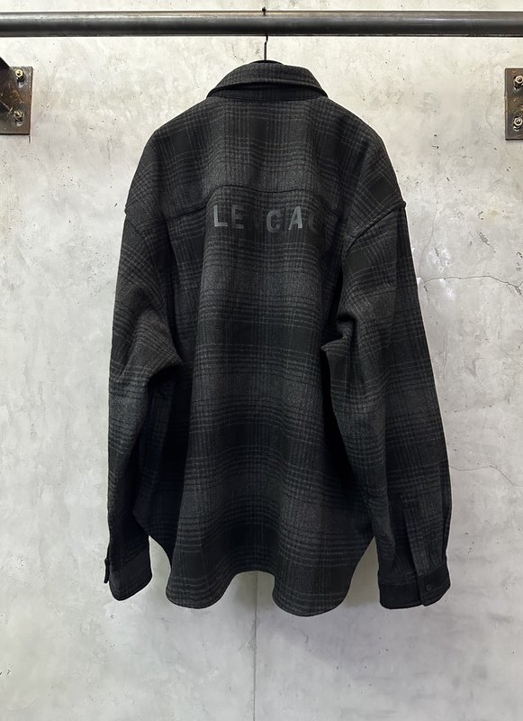 발렌시아가 블랙 레터 프린트 체크 울 셔츠 001-215461