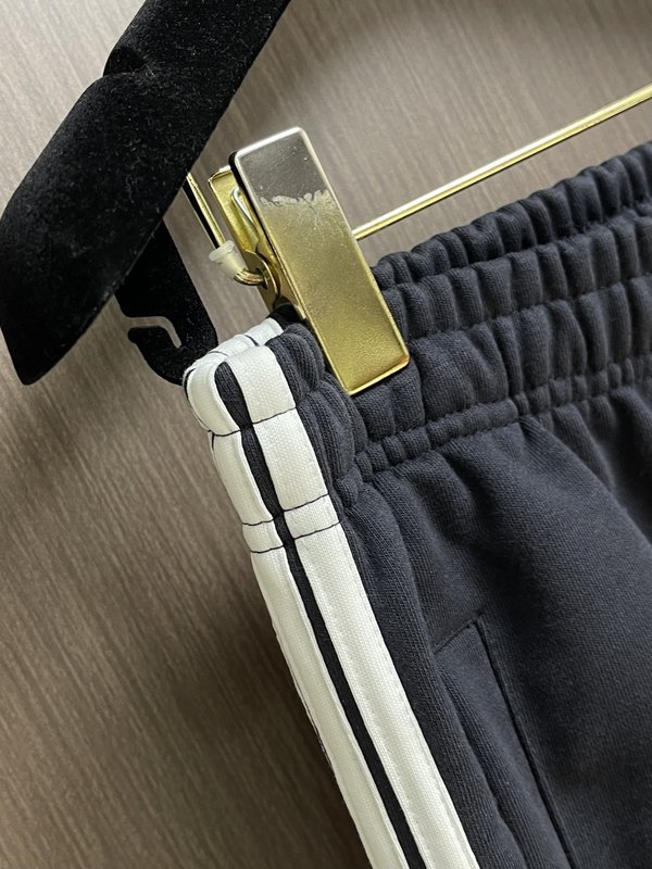 발렌시아가 블루 엠블럼 스트라이프 트랙팬츠 001-215503