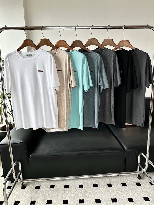 제니아 라운드넥 남성 반팔 티셔츠 001-215965