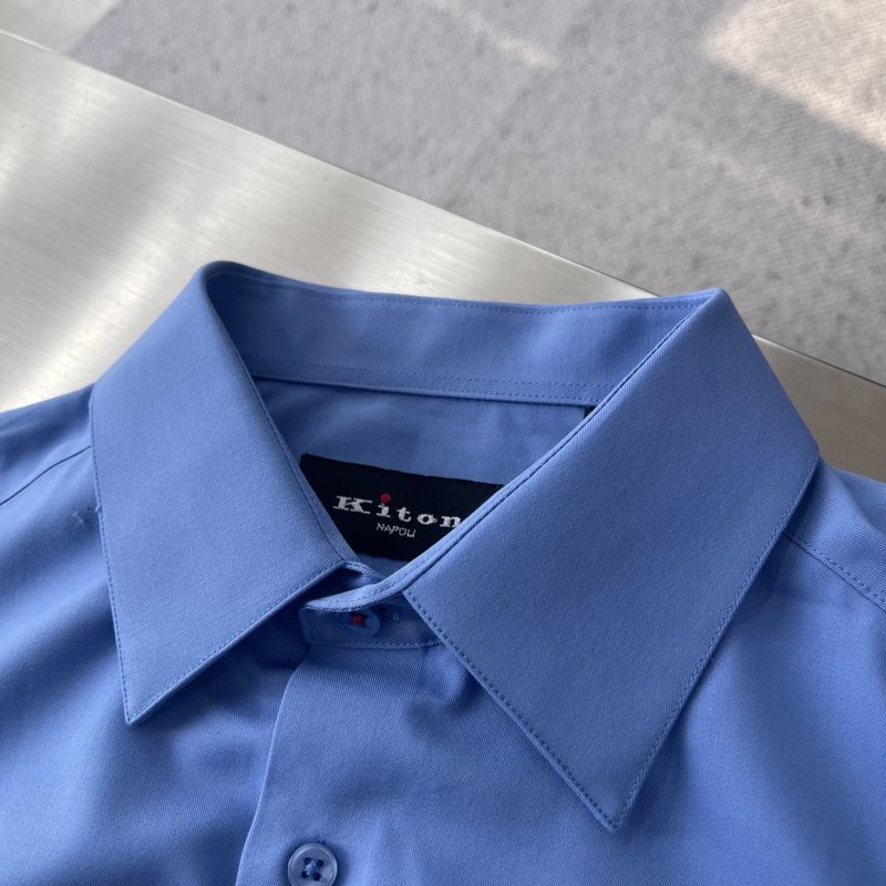 Kiton 남성 면 소재 자수 칼라 긴팔 셔츠 001-216080