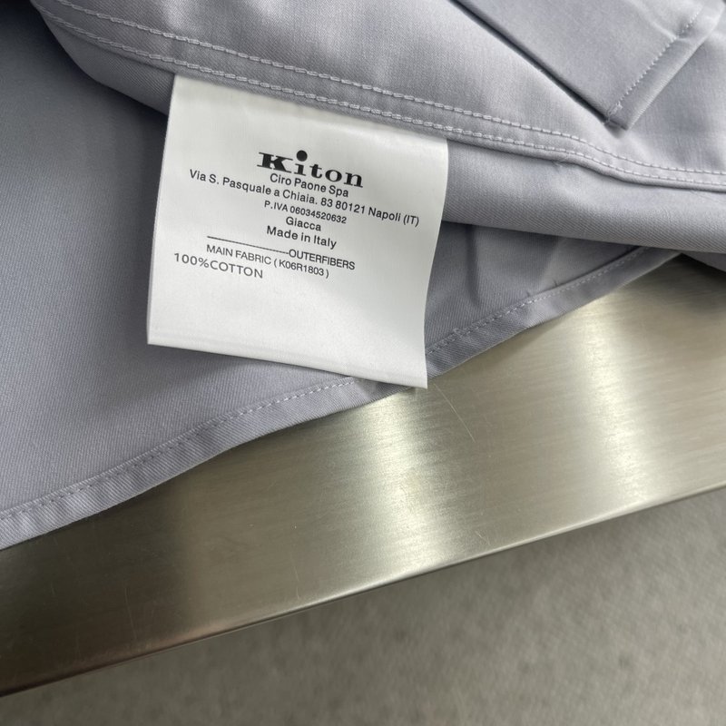 Kiton 남성 면 소재 자수 칼라 긴팔 셔츠 001-216081