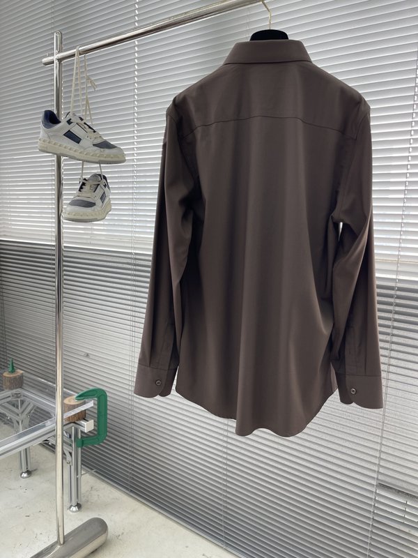 Kiton 남성 면 소재 자수 칼라 긴팔 셔츠 001-216087