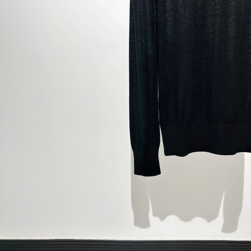 Kiton 올리브 블랙 울 폴로 니트 001-216090