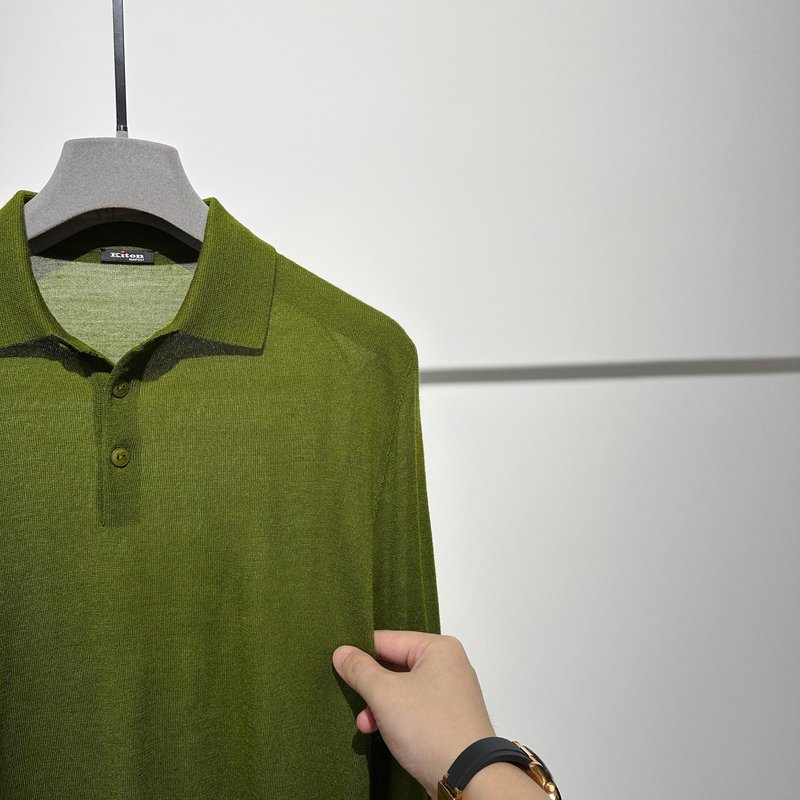 Kiton 올리브그린 칼라 울 니트 001-216091