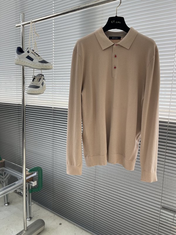 3 단 버튼 노치드 칼라 니트 긴팔 스웨터 001-216101