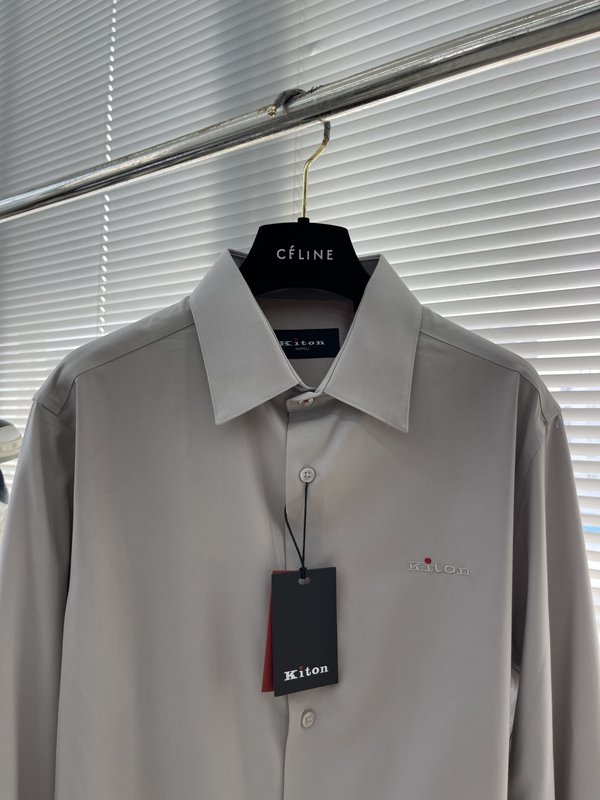 Kiton 남성 면 소재 자수 칼라 긴팔 셔츠 001-216121