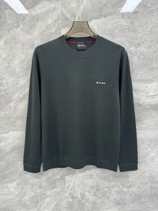 Kiton 남성 프리미엄 미니멀 로고 니트 긴팔 001-216173
