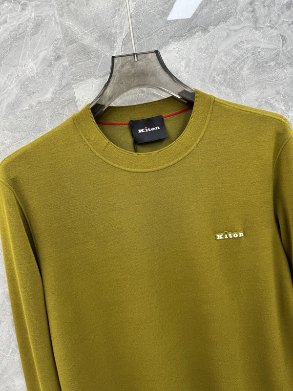Kiton 남성 프리미엄 미니멀 로고 니트 긴팔 001-216173