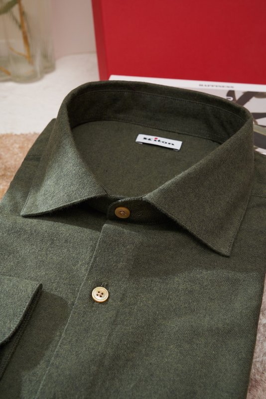 Kiton 남성 두꺼운 벨벳 셔츠 001-216179