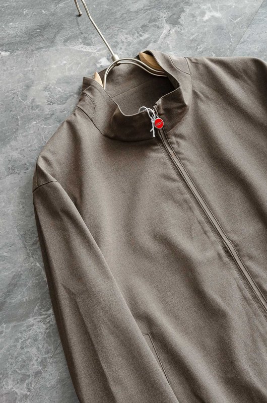 Kiton 남성 캐주얼 스포츠 세트 자켓 및 바지 001-216241