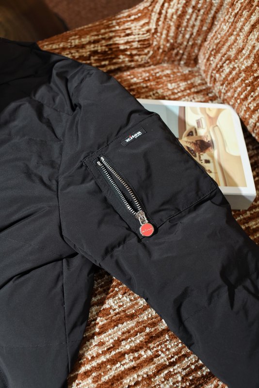 Kiton 가을 겨울 패션 무광 방수 후리스 다운 자켓 001-216263