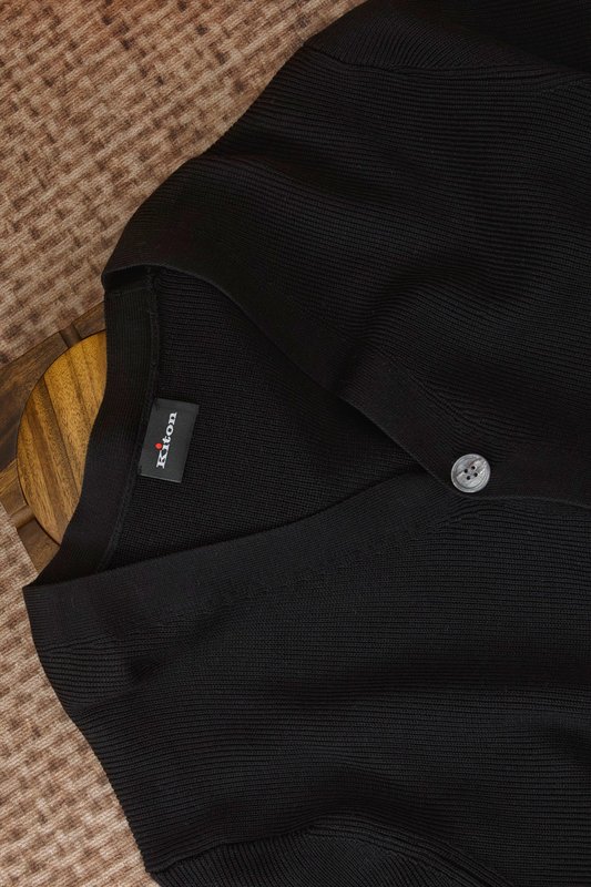 Kiton 남성 V 넥 코튼 카디건 니트 001-216305